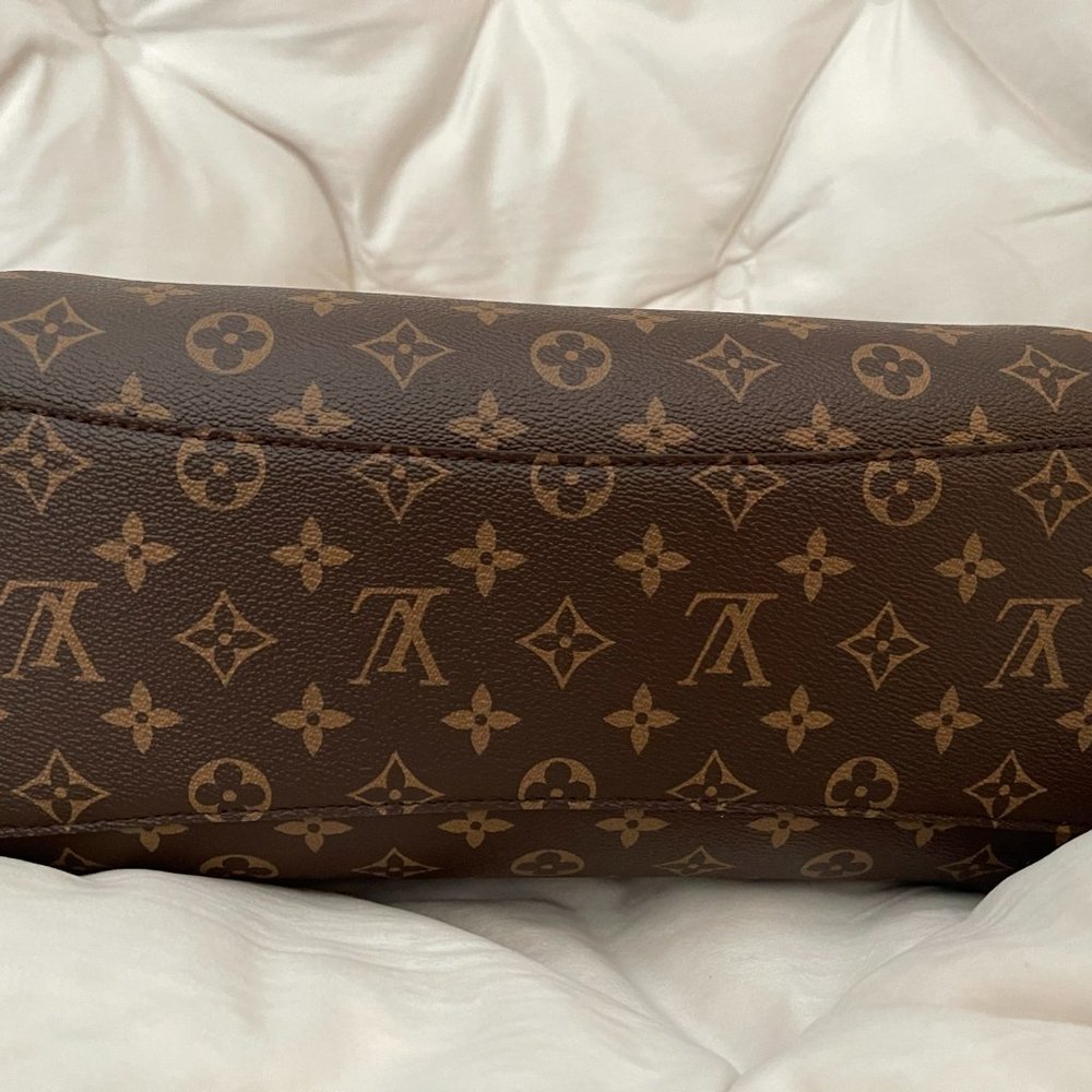 Louis Vuitton Rivoli MM Monogram New Sold Out - Picture 7 of 11